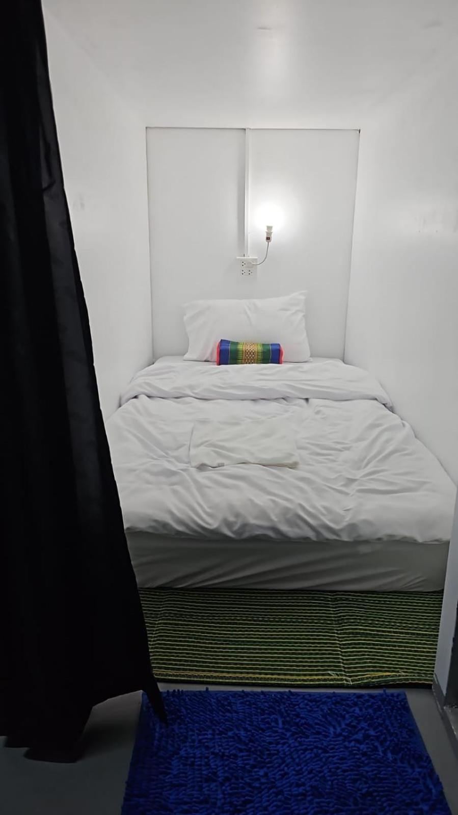 Kai Lions International Capsule Hostel Pakse Eksteriør bilde