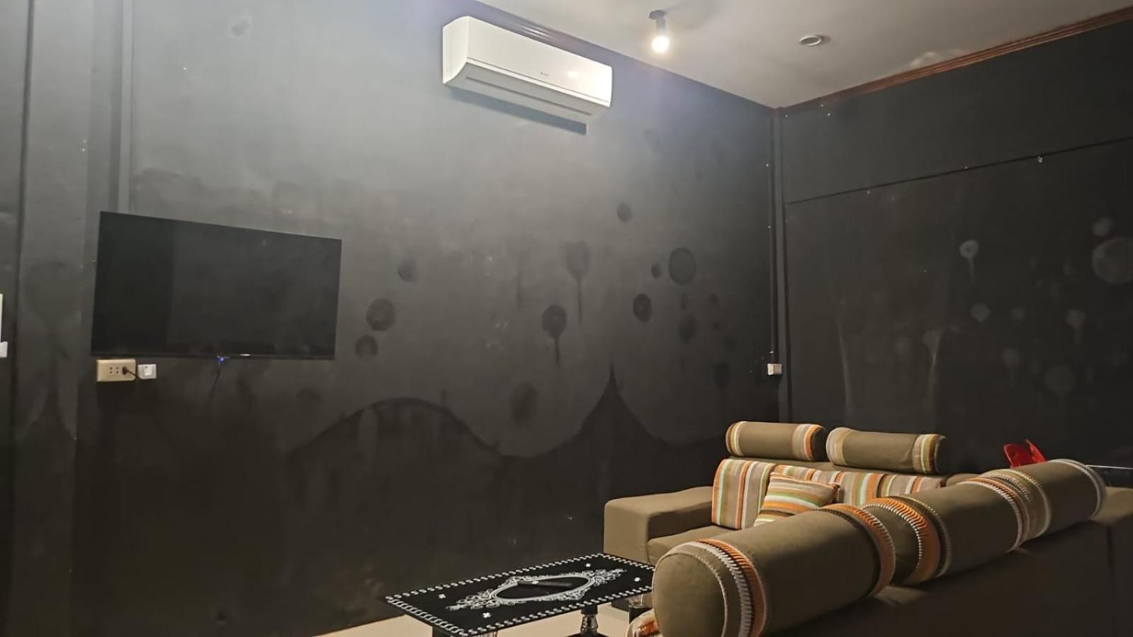 Kai Lions International Capsule Hostel Pakse Eksteriør bilde