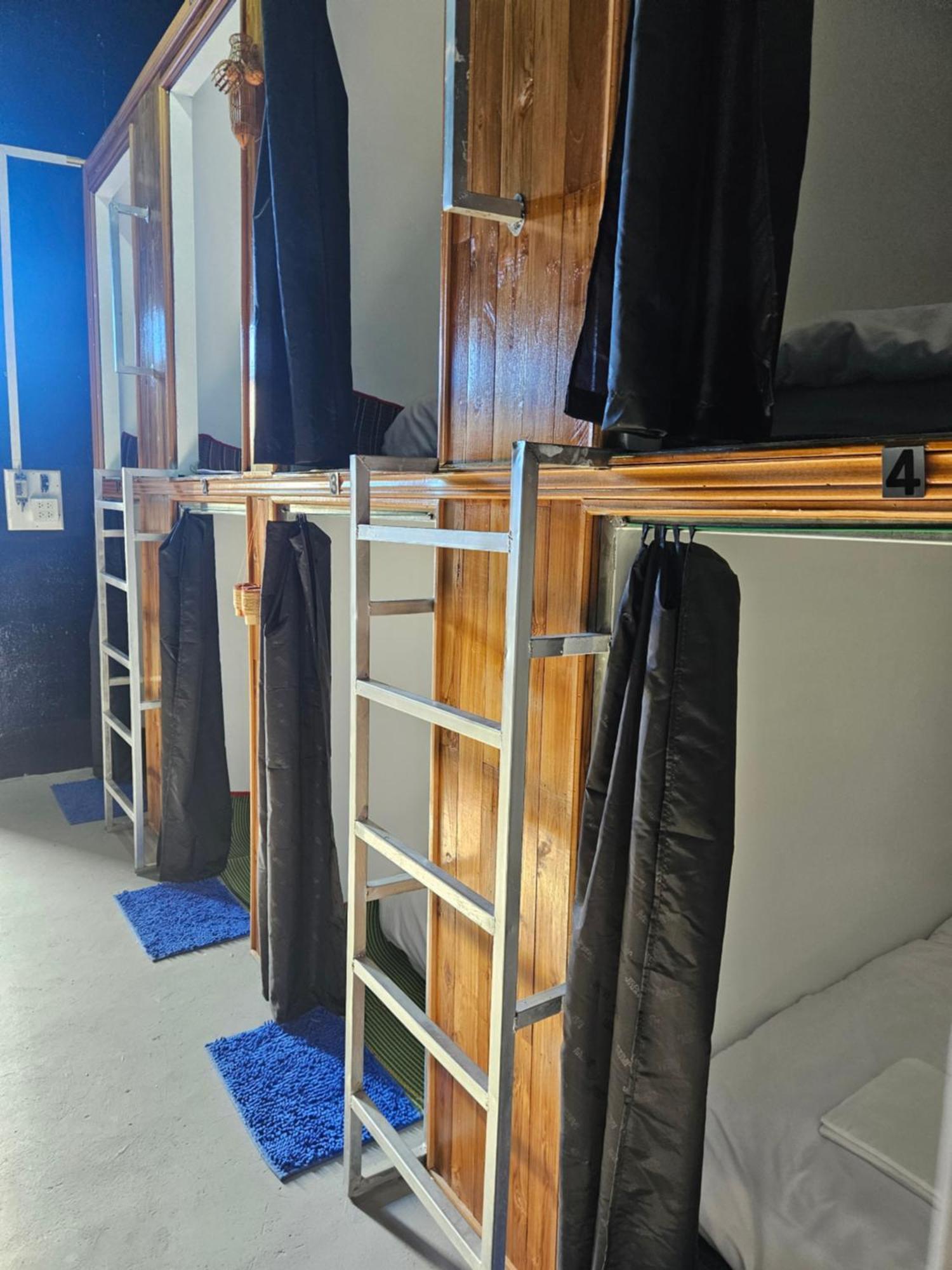 Kai Lions International Capsule Hostel Pakse Eksteriør bilde